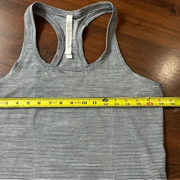 Lululemon Swiftly Tech Racerback Tank Black White Stripe Womens Sz 8 - Picture 5 of 8